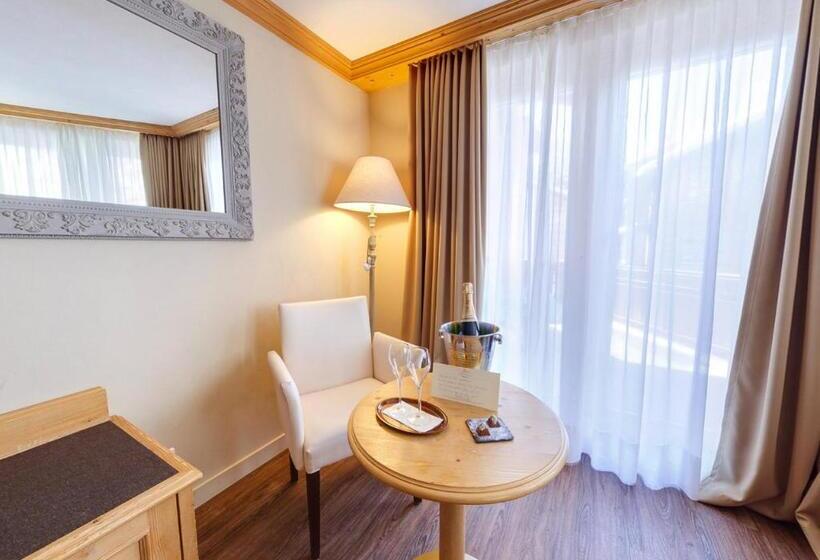 اتاق لوکس با چشمانداز, Albatros