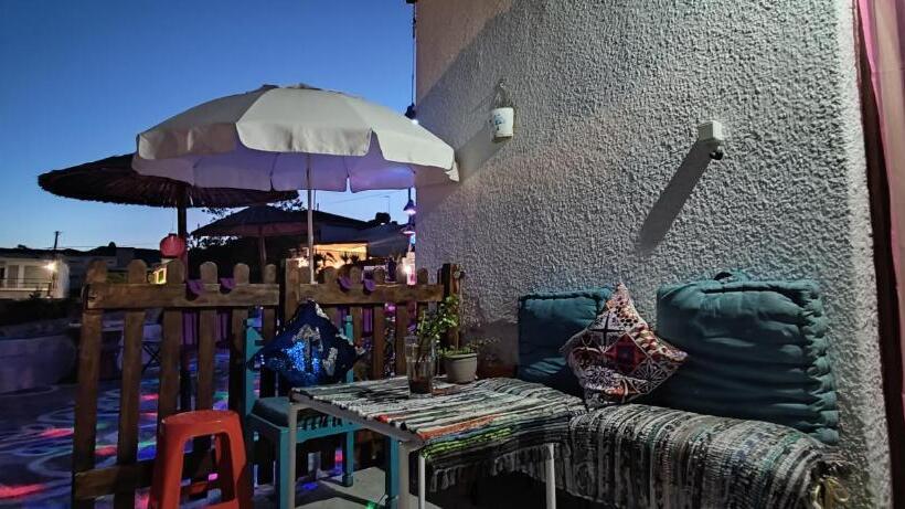 اتاق استاندارد چهار تخته با چشمانداز دریا, Anatoli