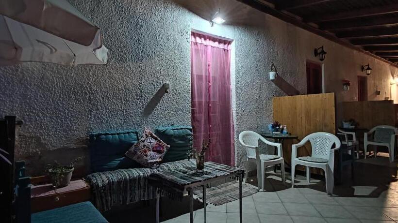 اتاق استاندارد چهار تخته با چشمانداز دریا, Anatoli