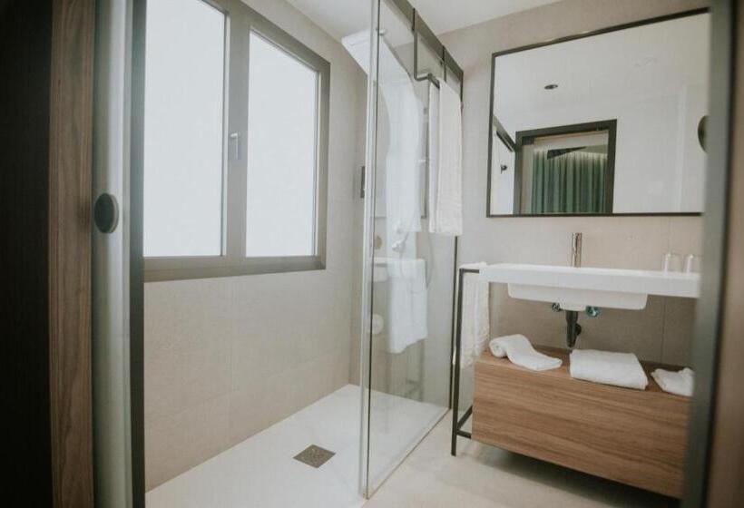 اتاق پرمیوم, Catalina Plaza Sostenible