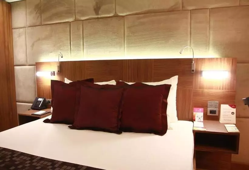 スタンダードルーム, Crowne Plaza Istanbul Harbiye, An Ihg