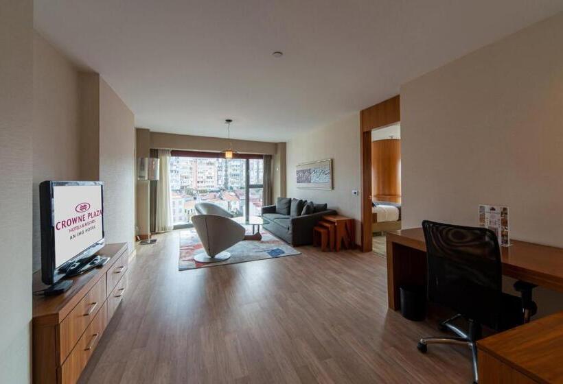 جناح سرير كينج, Crowne Plaza Istanbul Harbiye, An Ihg