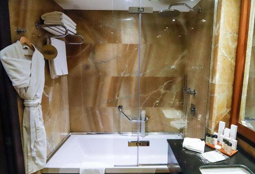 غرفة بريميوم, Crowne Plaza Istanbul Harbiye, An Ihg