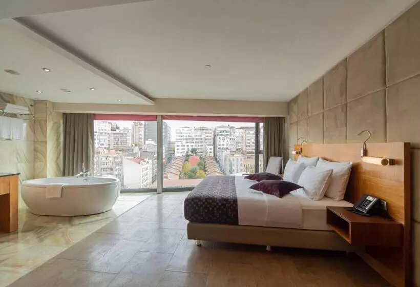 プレミアムルーム, Crowne Plaza Istanbul Harbiye, An Ihg