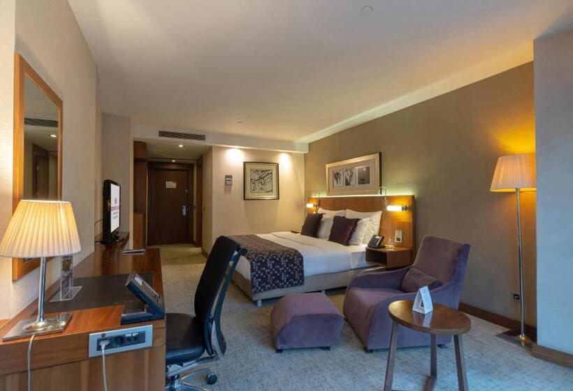 غرفة بريميوم, Crowne Plaza Istanbul Harbiye, An Ihg
