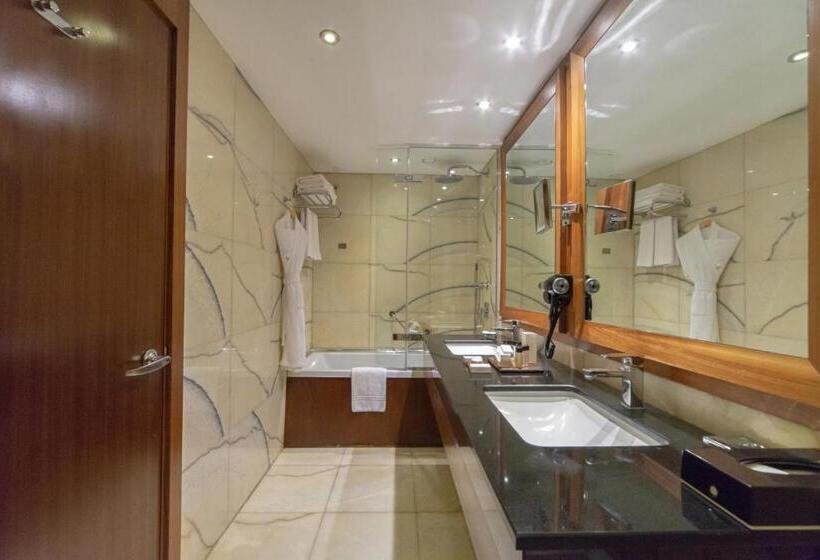 جناح جونيور سرير كينج, Crowne Plaza Istanbul Harbiye, An Ihg