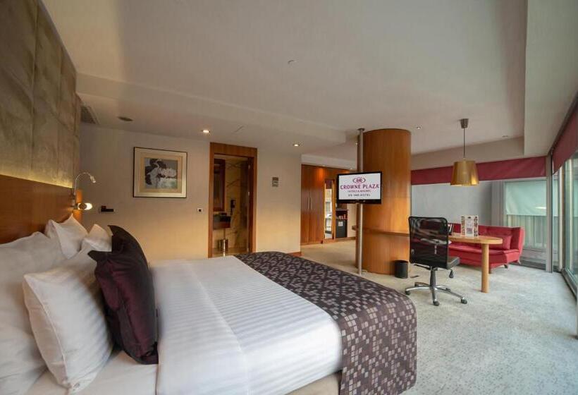 جناح جونيور سرير كينج, Crowne Plaza Istanbul Harbiye, An Ihg