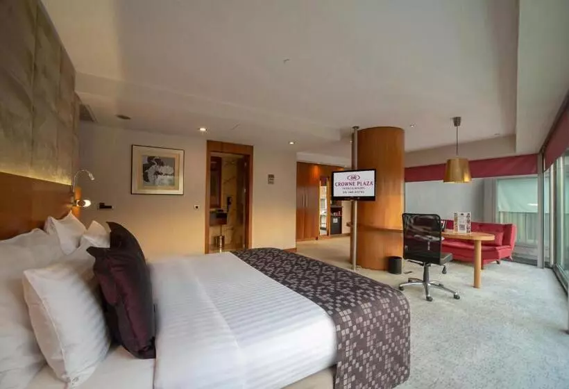 キングサイズベッドのジュニアスイート, Crowne Plaza Istanbul Harbiye, An Ihg