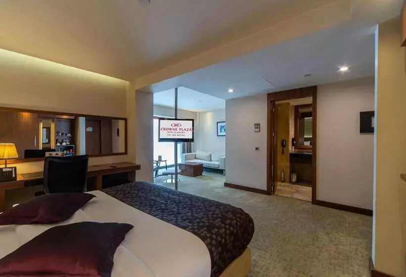 キングサイズベッドのジュニアスイート, Crowne Plaza Istanbul Harbiye, An Ihg