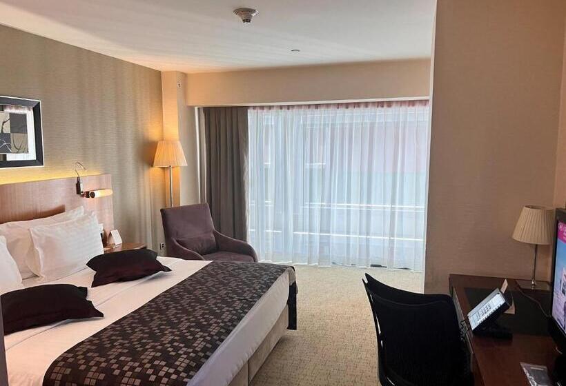 带大床的标准间, Crowne Plaza Istanbul Harbiye, An Ihg