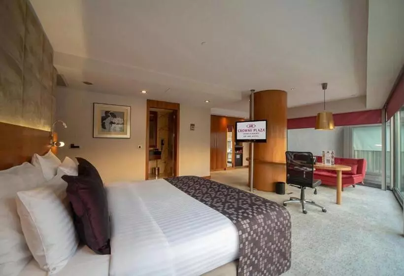 キングサイズベッドのジュニアスイート, Crowne Plaza Istanbul Harbiye, An Ihg