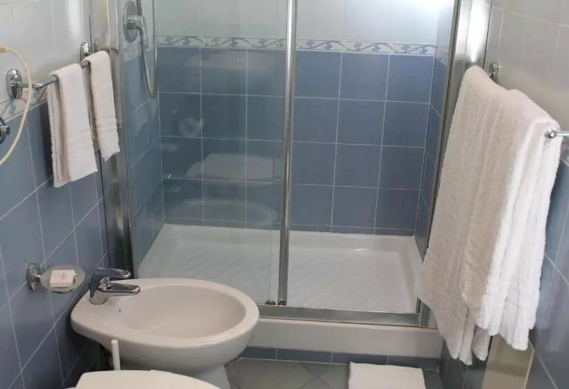اتاق استاندارد سه نفره, Esperia