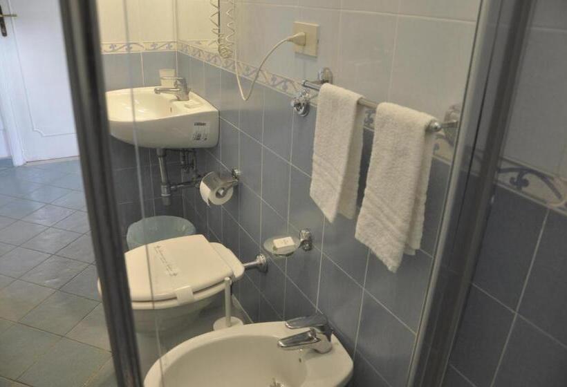 اتاق استاندارد چهار تخته, Esperia