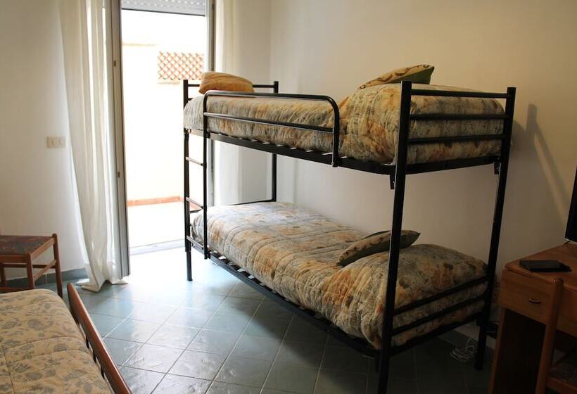 اتاق استاندارد چهار تخته, Esperia