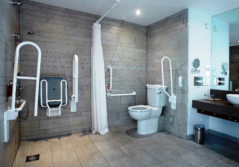 장애인을 위한 스탠다드 룸, Holiday Inn Bristol City Centre, An Ihg