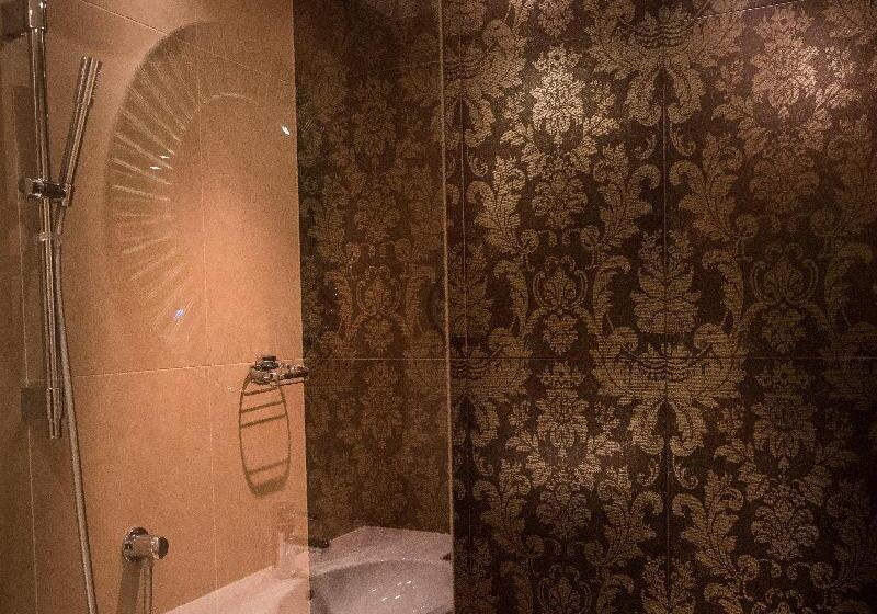 מיטת קינג בסוויטה, Indigo Glasgow, An Ihg