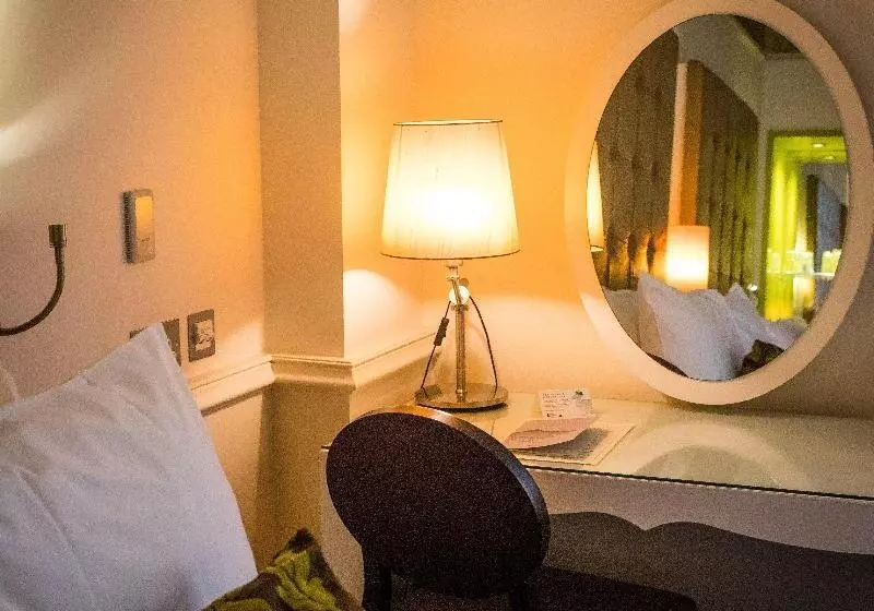 اتاق سوپریور با تخت بزرگ, Indigo Glasgow, An Ihg