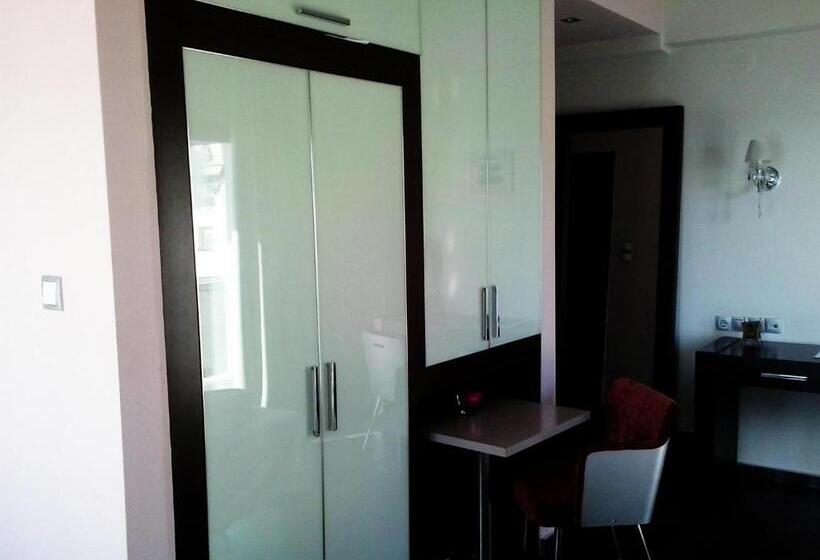 바다 전망 스위트, Kipseli