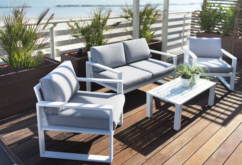 オーシャンビュースーペリアールーム, Lamorosa