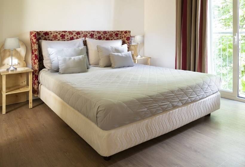 スタンダードトリプルルーム, Lamorosa