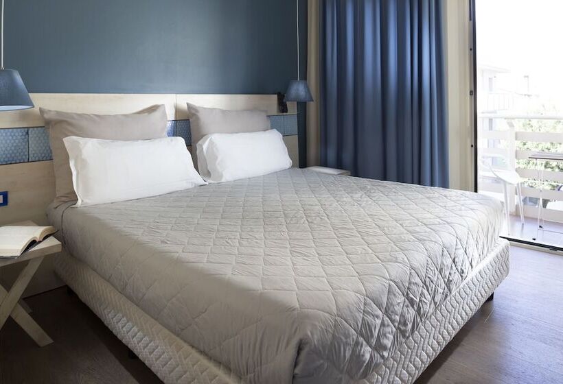 Triple Room Sea View, Lamorosa