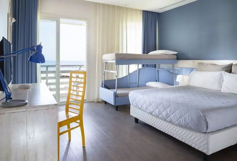 Triple Room Sea View, Lamorosa
