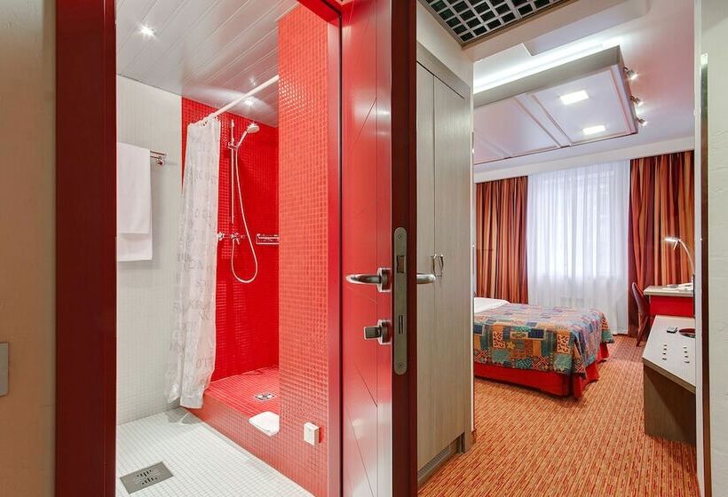 コンフォートルーム, Red Stars