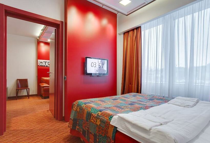 スイート, Red Stars