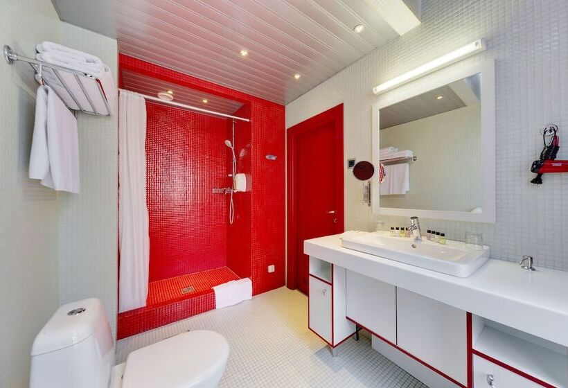 スーペリアールーム, Red Stars