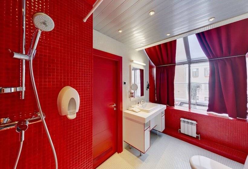 スーペリアールーム, Red Stars