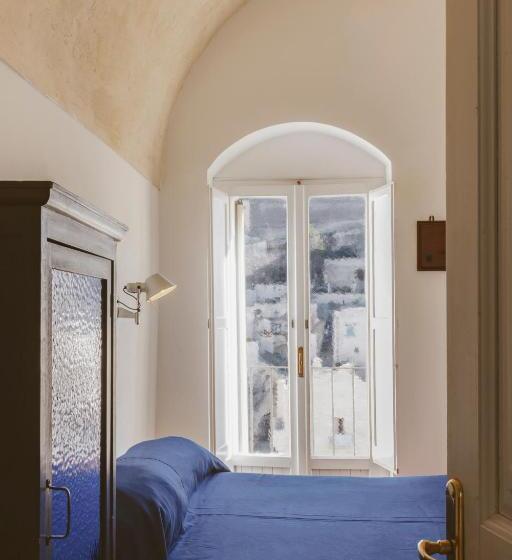 标准单人间, Sassi