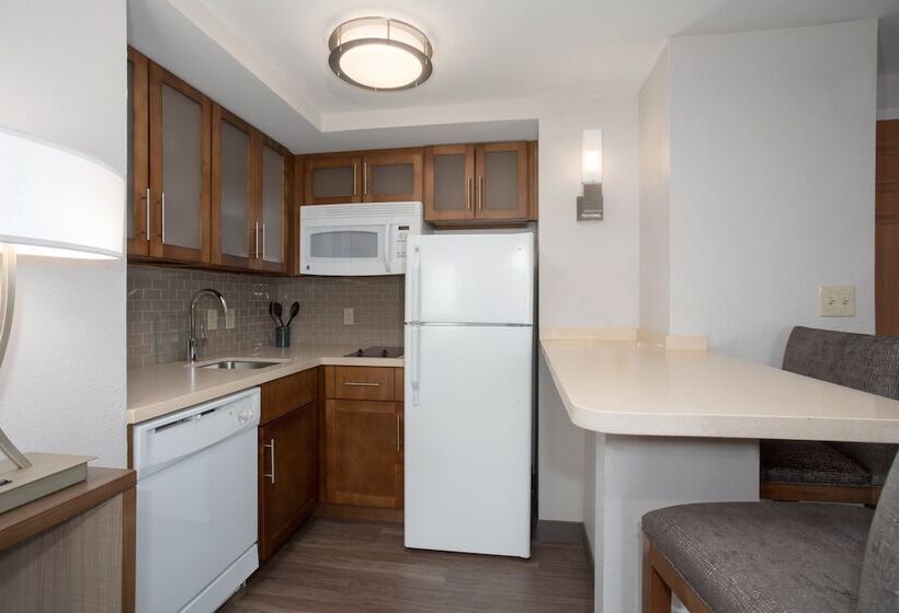 Люкс 2 Спальни, Staybridge Suites Denver International Airport, An Ihg