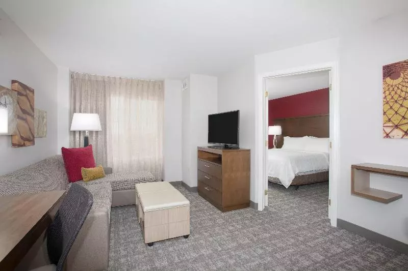 キングサイズベッドのスイートルーム, Staybridge Suites Denver International Airport, An Ihg
