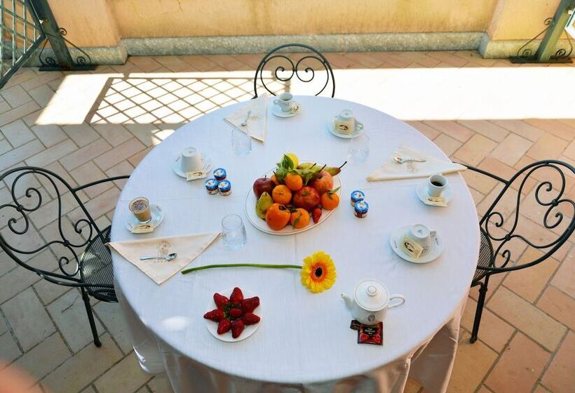 חדר סטנדרט לשלושה, Afrodite Boutique