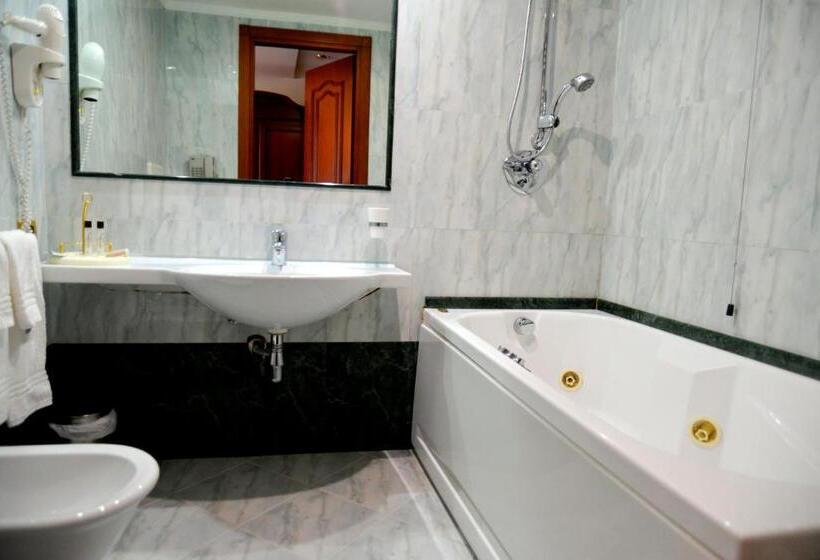 חדר סטנדרט לשלושה, Afrodite Boutique