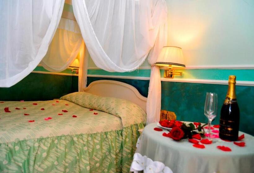 חדר דלוקס עם מרפסת, Afrodite Boutique