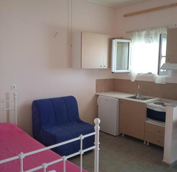 חדר סטנדרט לשלושה עם מרפסת, Villa Constantsia