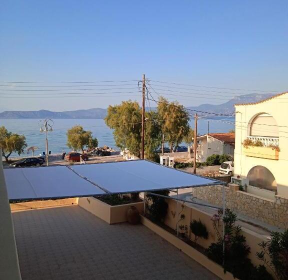 דירת שני חדרים, Villa Constantsia