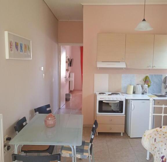 Номер Deluxe Вид на Море Боковой, Villa Constantsia