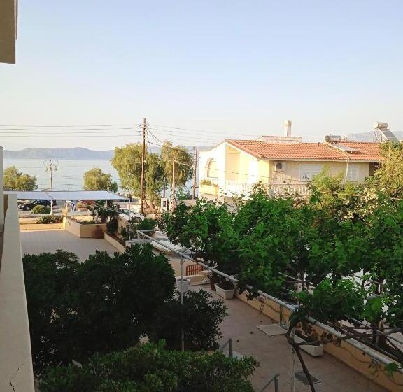 חדר דלוקס צדדי נוף לים, Villa Constantsia