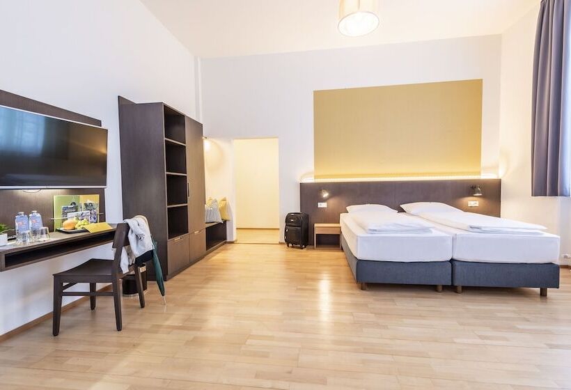 غرفة قياسية ثلاثية, Jufa Hotel Bregenz