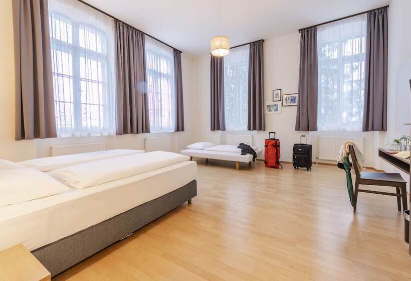 غرفة قياسية ثلاثية, Jufa Hotel Bregenz