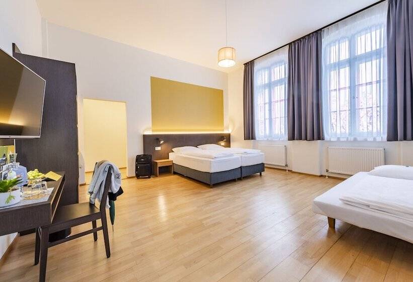 غرفة قياسية ثلاثية, Jufa Hotel Bregenz