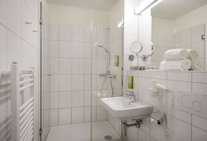 高级三人间, Jufa Hotel Bregenz
