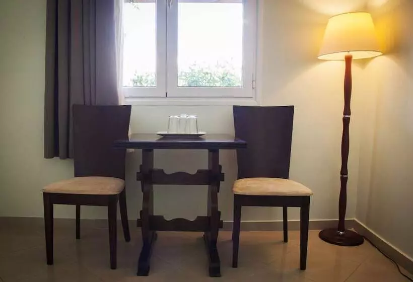 Standard Kolmen Hengen Huone, Kimon Hotel Athens