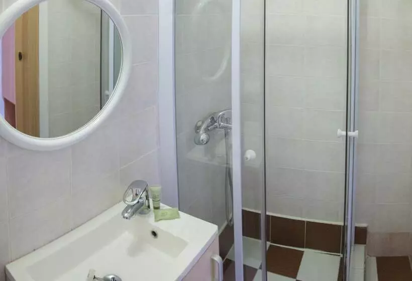 Basic-huone Sisäpuolella, Kimon Hotel Athens