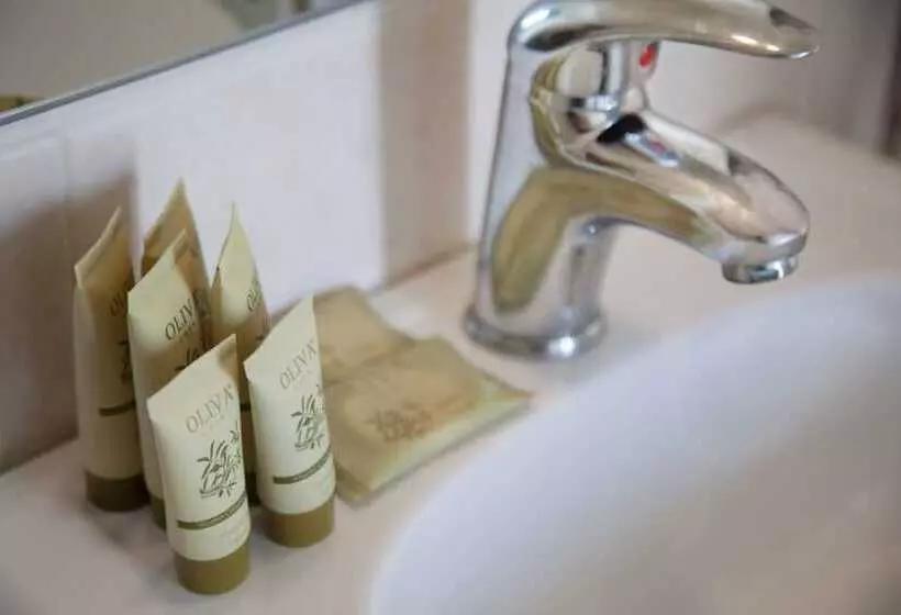 Basic-huone Sisäpuolella, Kimon Hotel Athens