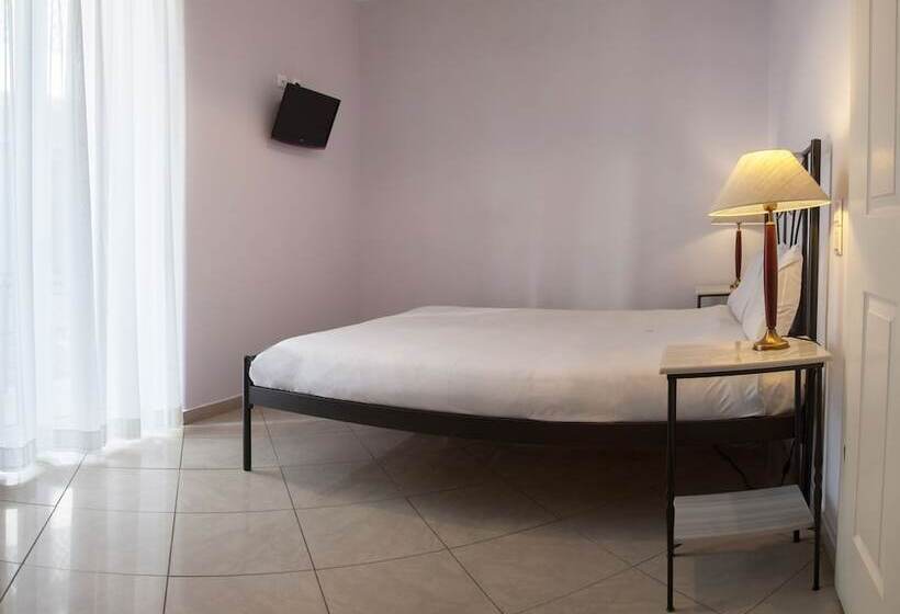コンフォートルーム, Kimon Hotel Athens