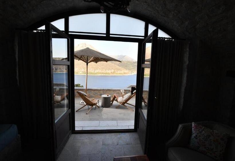 Полулюкс, Petra & Fos Boutique Hotel & Spa