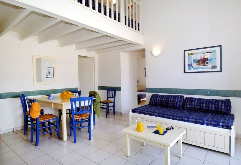 Апартаменты 2 спальни Вид на Бассейн, Residence Odalys Les Terrasses De Fort Boyard
